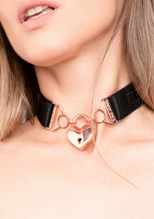 Soutien-Gorge Ouvert et Collier Harness Couture Noir